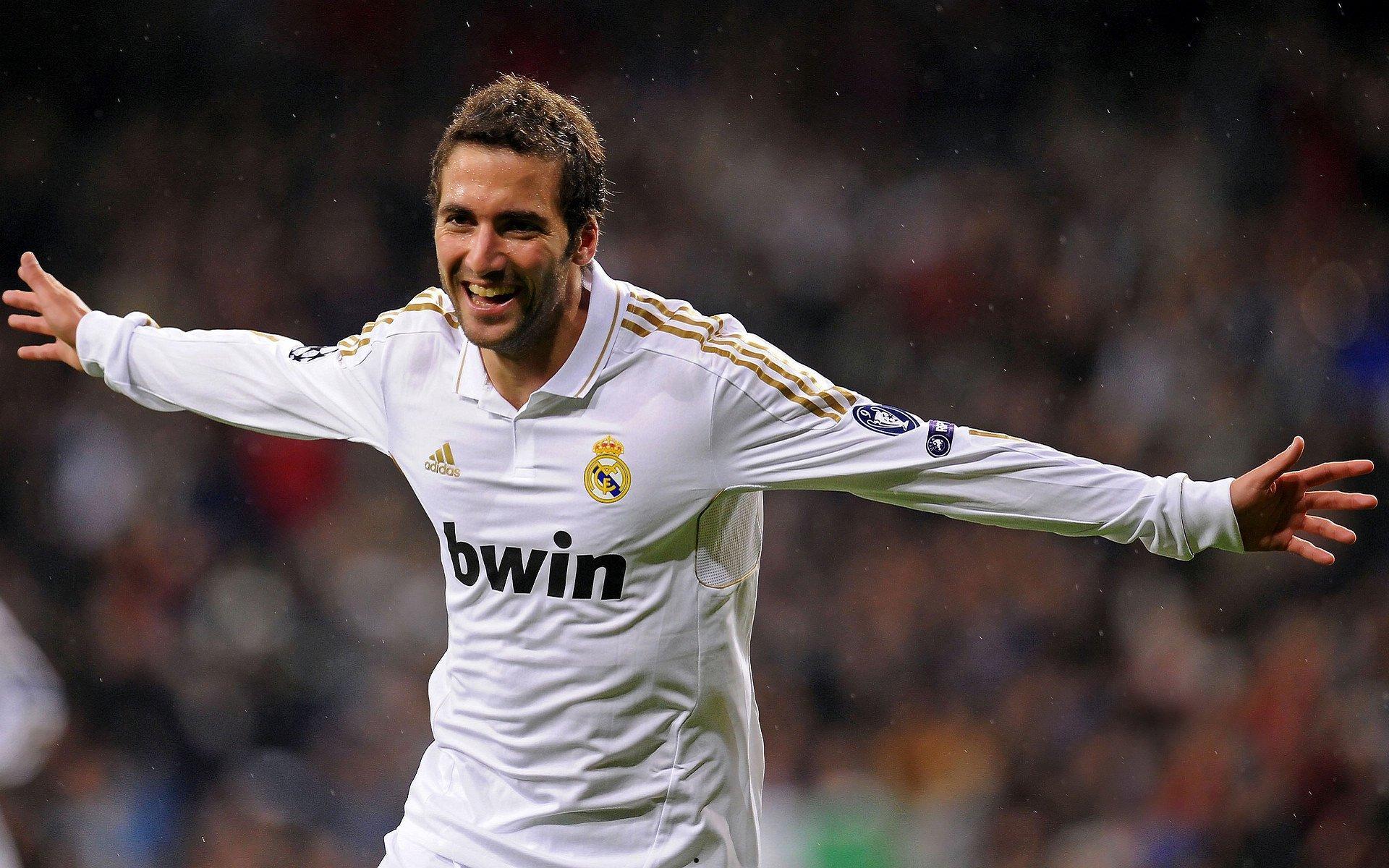 范戴克，我们不想在主场取得平局，有势头后就应该全力以赴