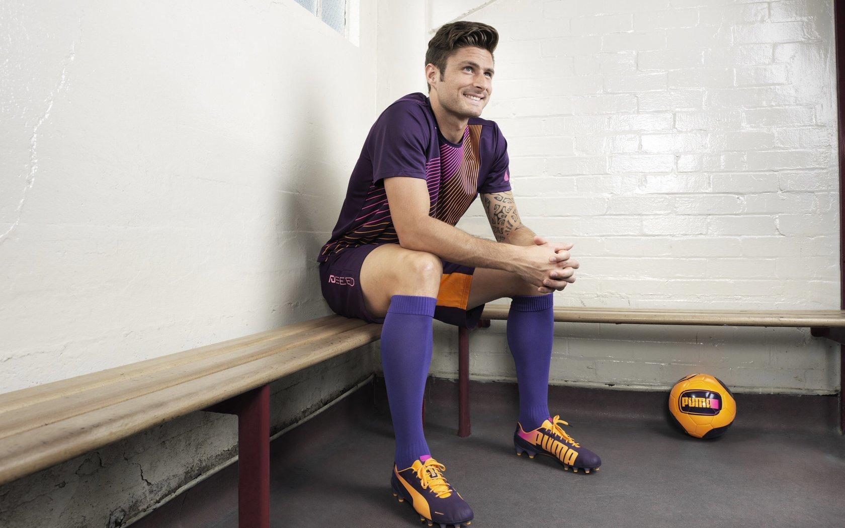 德尚直面后防轮换挑战，科纳特获主帅坦诚沟通，队内竞争是常态